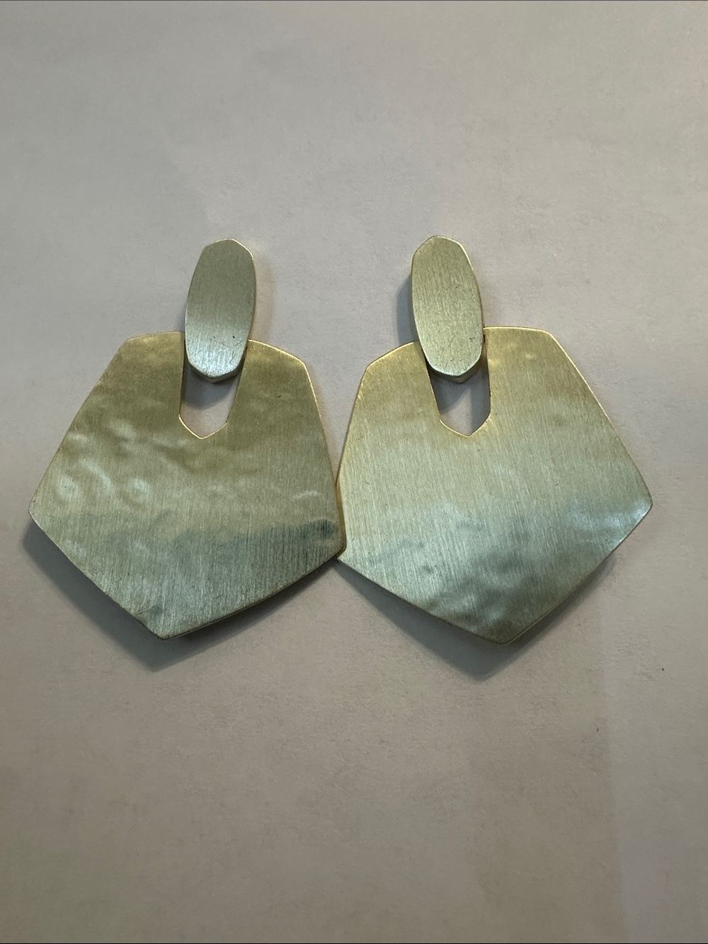 Kendra Scott Finch Earrings in Gold